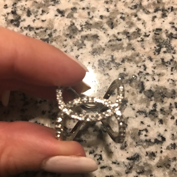 Beautiful ring! - Picture 2 of 4